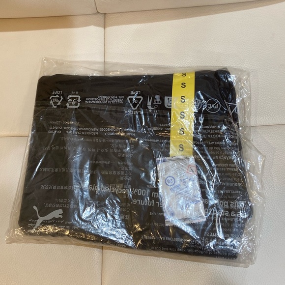 NWT PUMA Ladies' Fleece Crew in Black - Picture 4 of 4